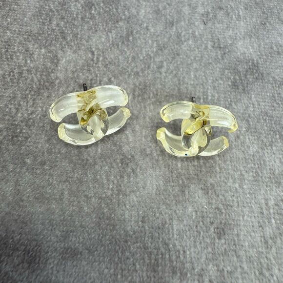 Chanel Transparent 2002 Interlocking CC Logo Earrings - Picture 8 of 10